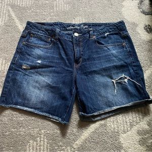 American Eagle Distressed Midi Dark Wash Denim Shorts
